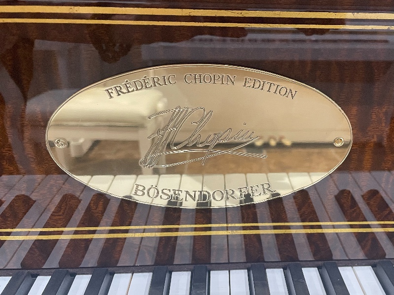 Chopin200-FallboardBadge.png